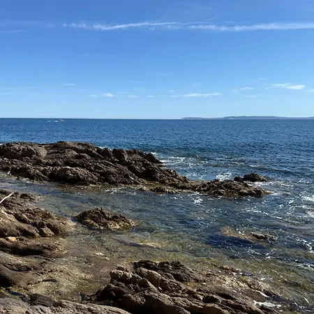 Superbe T2 A 10 Min De La Mer, Piscine, Climatisation, Parking Apartment *