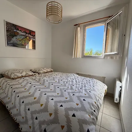 Superbe T2 Climatise Avec Piscine-parking-balcon *